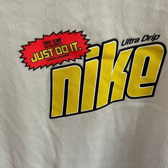 Nike Keep It Clean T-shirt - Picture 2 of 5